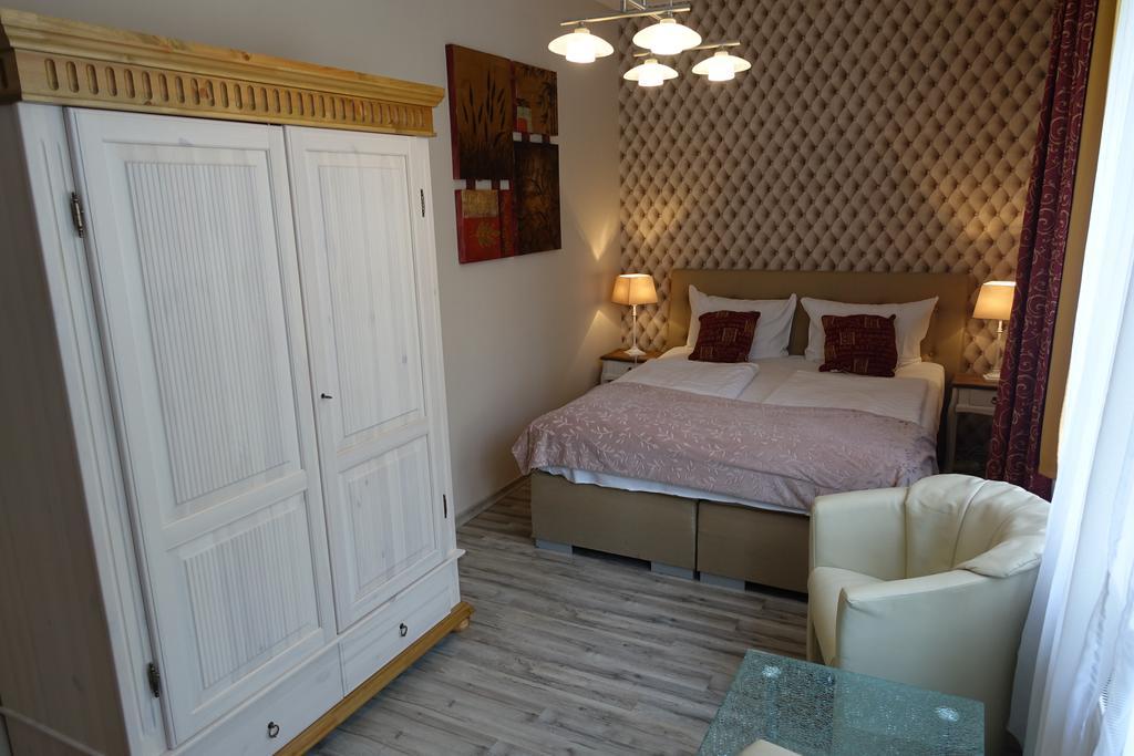 Hotel Villa Konstanz เบอร์ลิน ภายนอก รูปภาพ