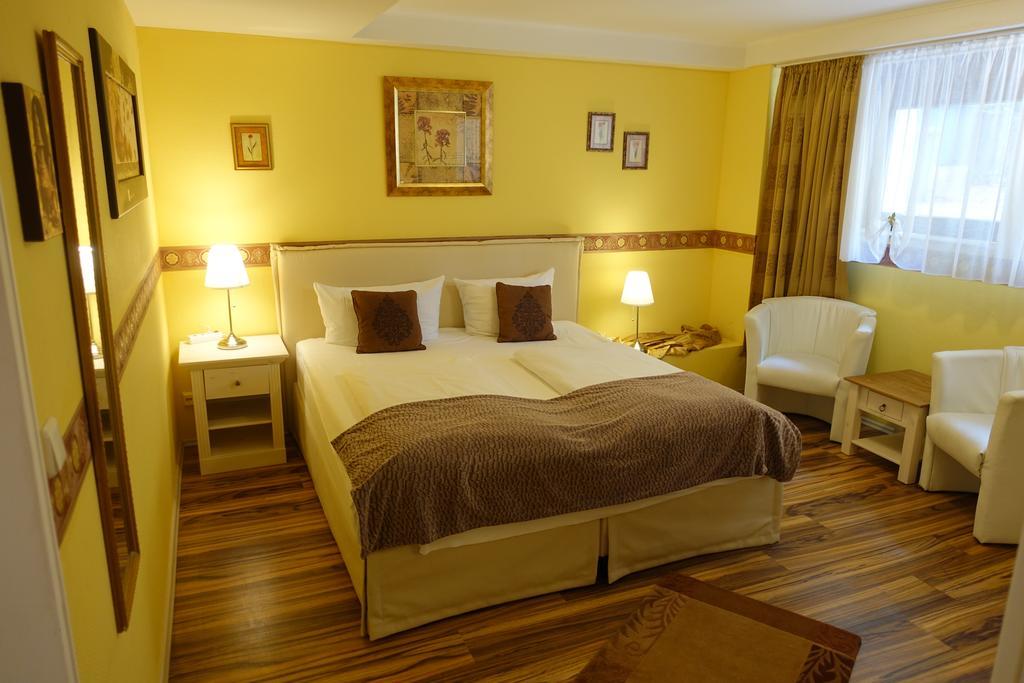 Hotel Villa Konstanz เบอร์ลิน ภายนอก รูปภาพ