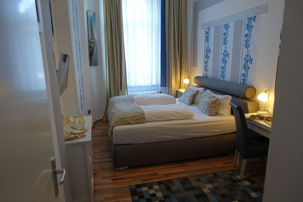 Hotel Villa Konstanz เบอร์ลิน ภายนอก รูปภาพ