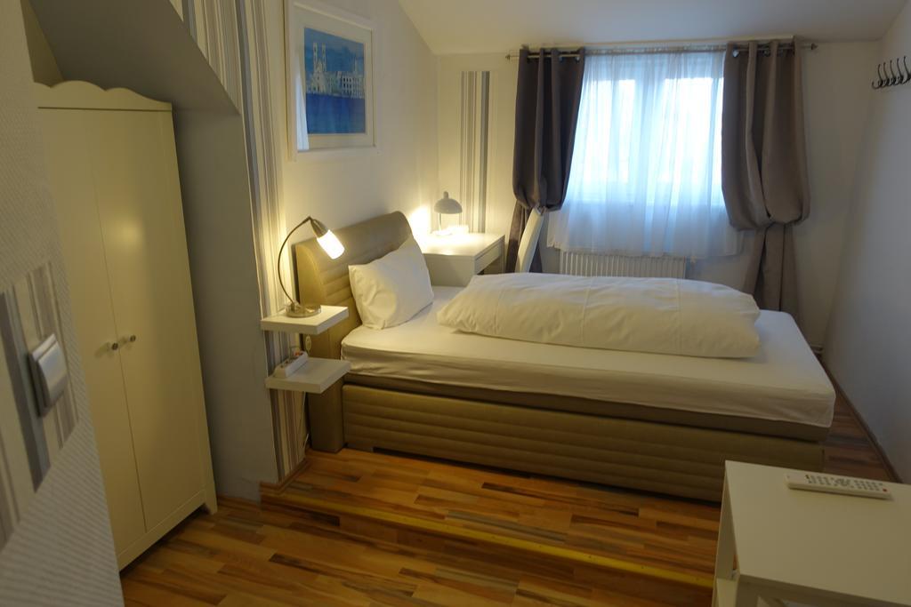 Hotel Villa Konstanz เบอร์ลิน ภายนอก รูปภาพ