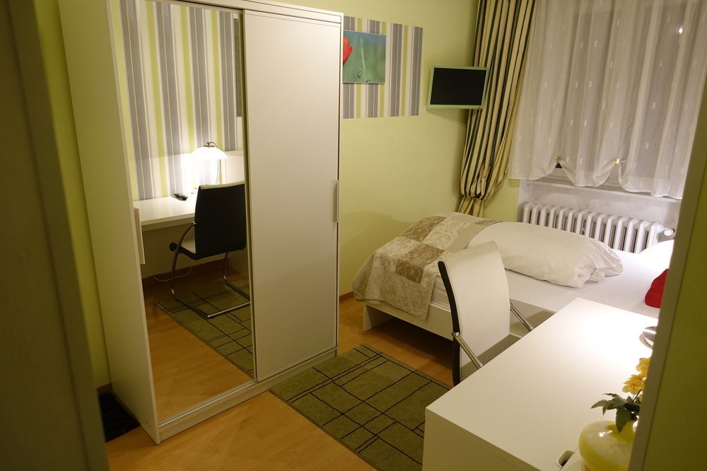 Hotel Villa Konstanz เบอร์ลิน ภายนอก รูปภาพ